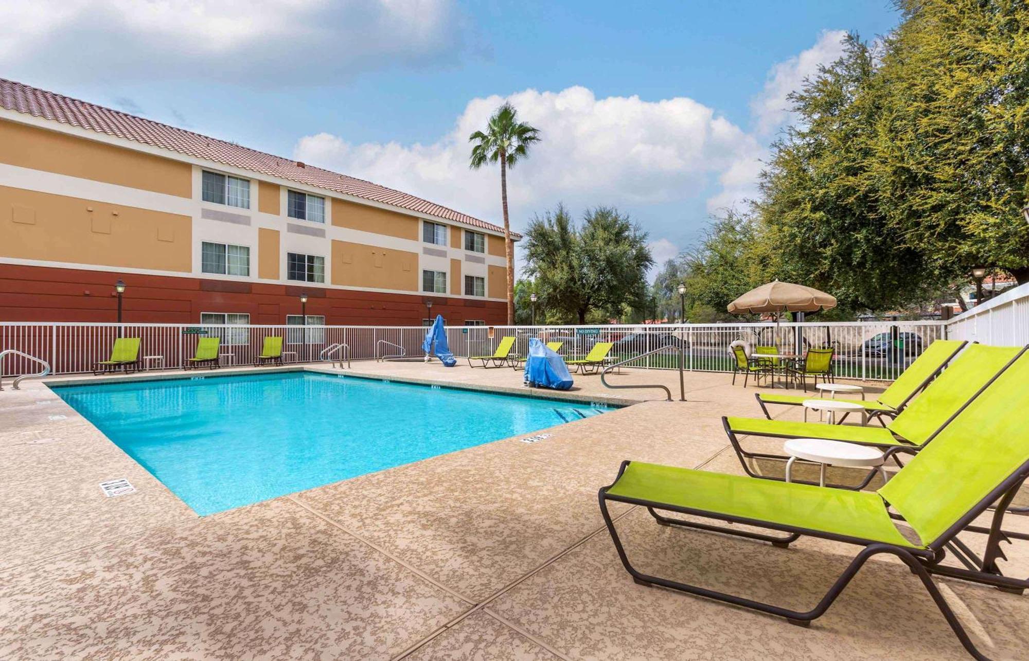 Extended Stay America Suites - Phoenix - סקוטסדייל מראה חיצוני תמונה