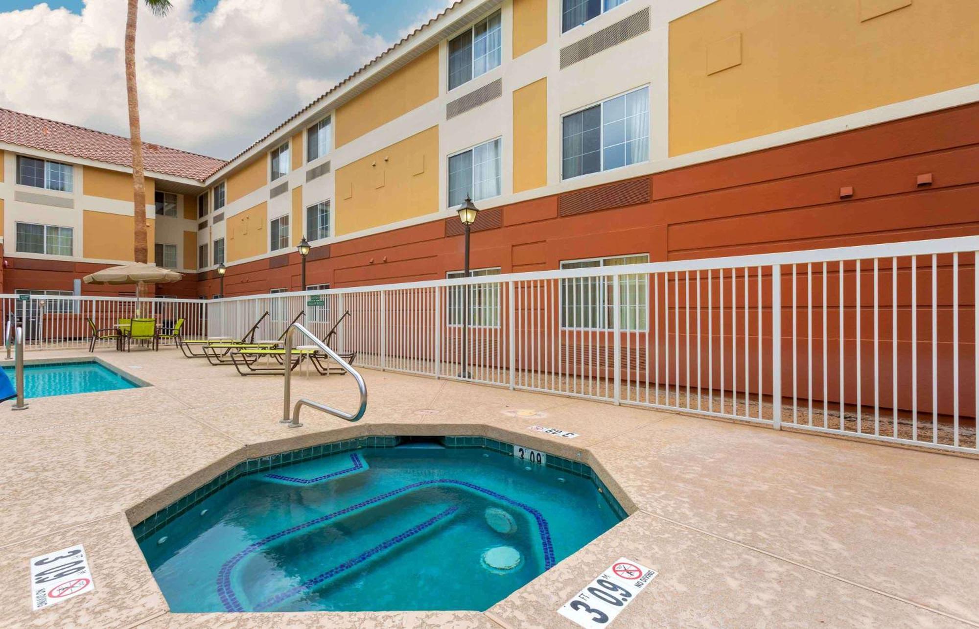 Extended Stay America Suites - Phoenix - סקוטסדייל מראה חיצוני תמונה